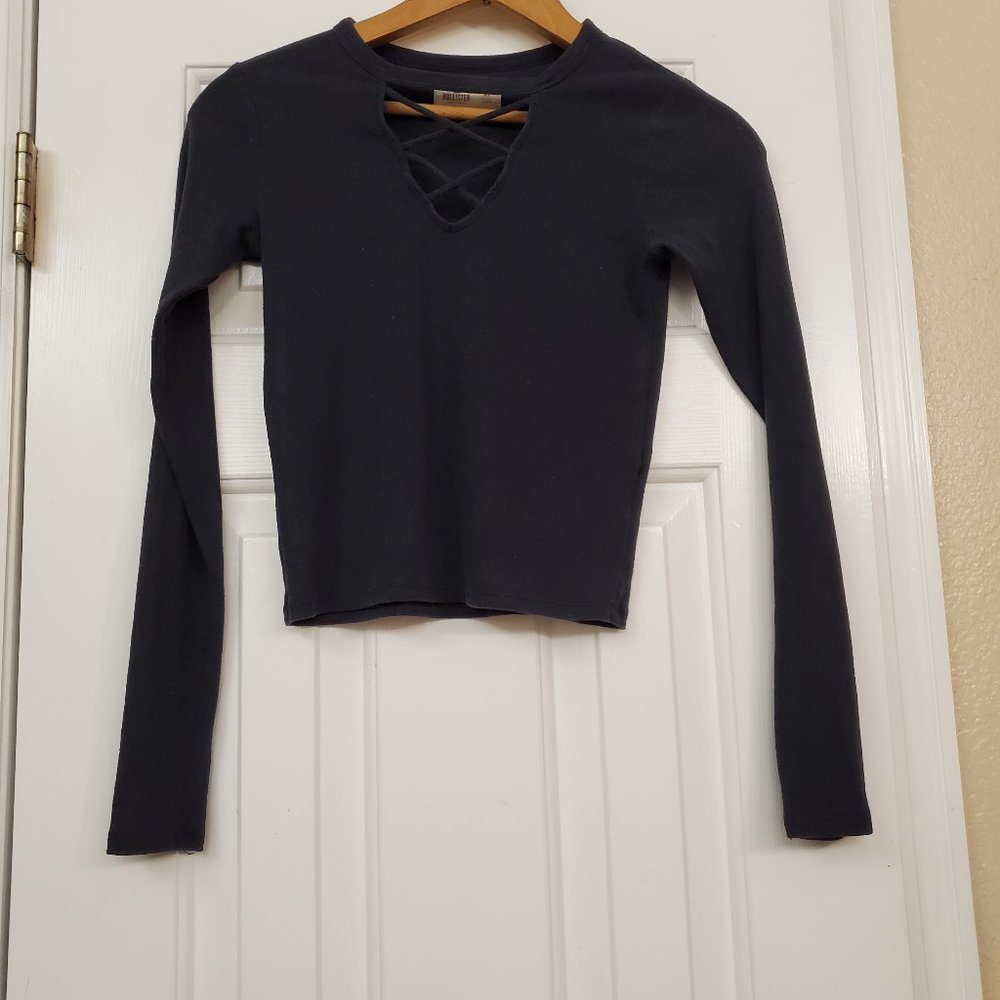 Hollister girls shirt
